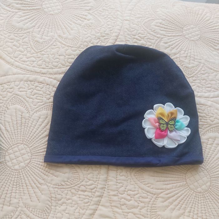Fes și turban fetita
