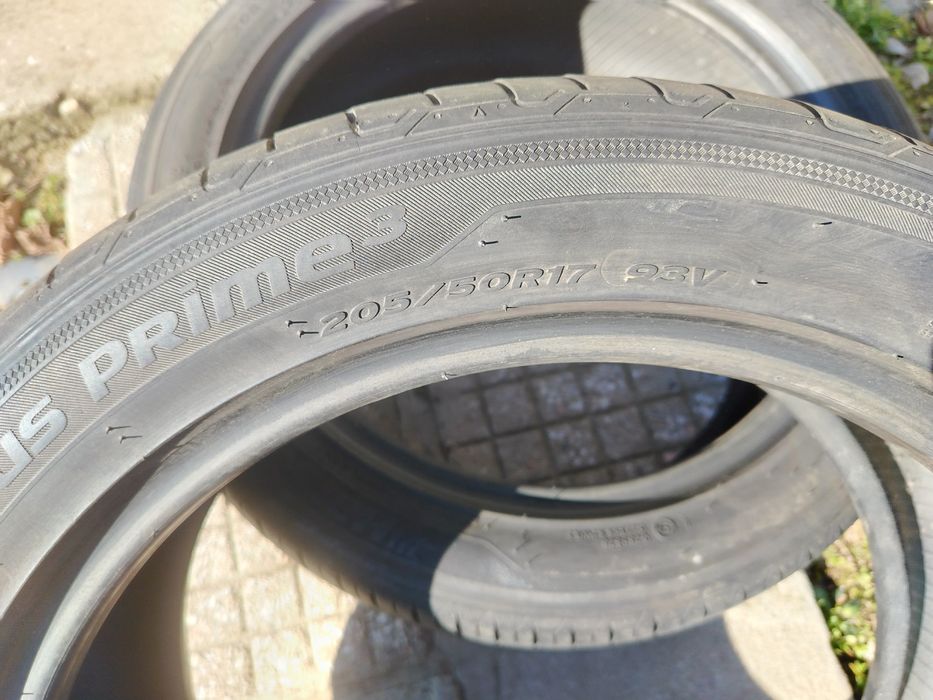 Гуми два броя 205/50/17