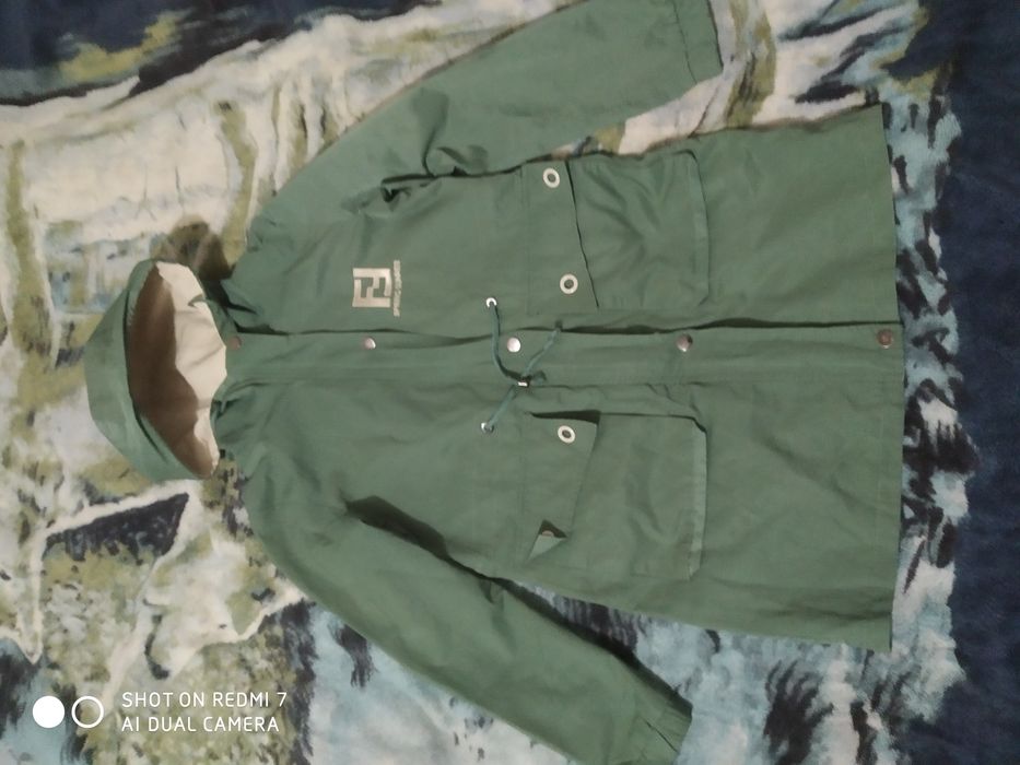 Куртка женская .