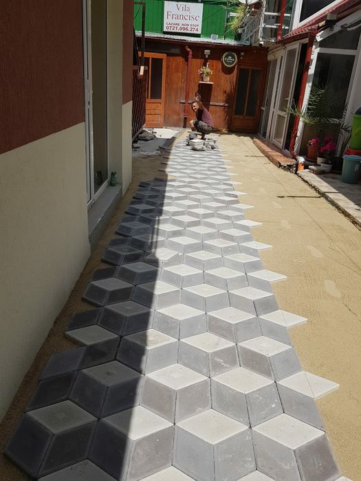 Fabricam pavaje si pavele model Retea1 din beton aditivat zone reziden