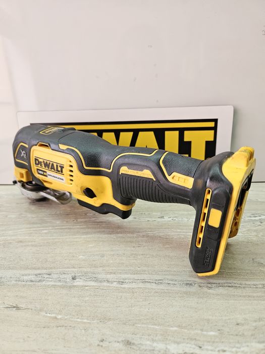 Dewalt Мултифункционален Инструмент DCS355 18V.
