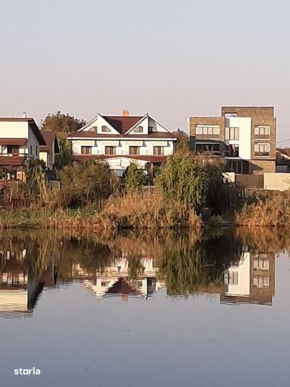 Proprietate Individuală pe Malul Lacului | 450 mp + 200 mp Mansardă |