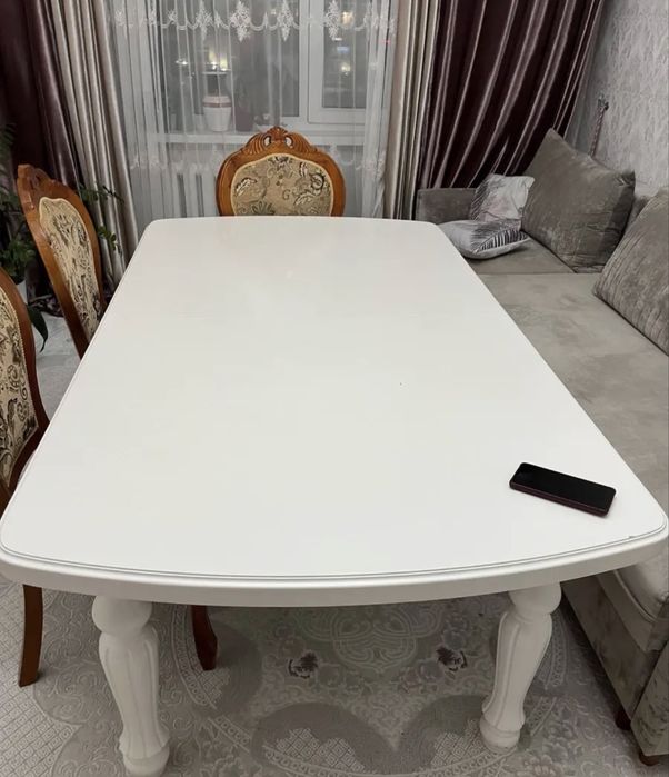 Продается стол, качественный.