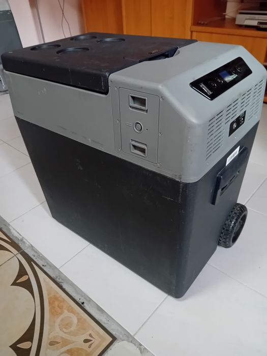 lada frigorifica halfords cu acumulator lifepo4 defecta