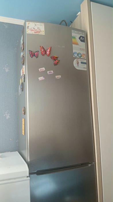 Продаю холодильник