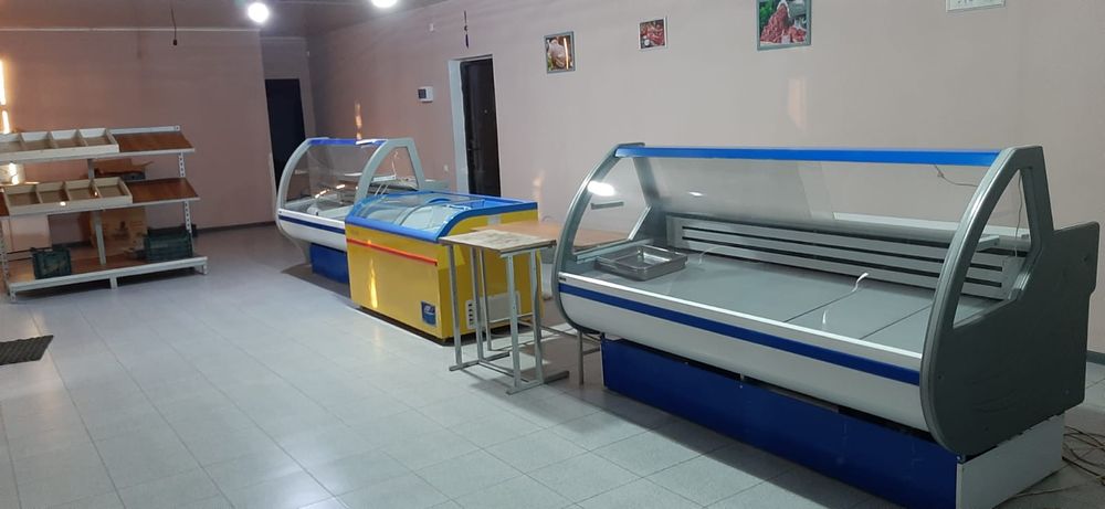 Продам витринный холодильник