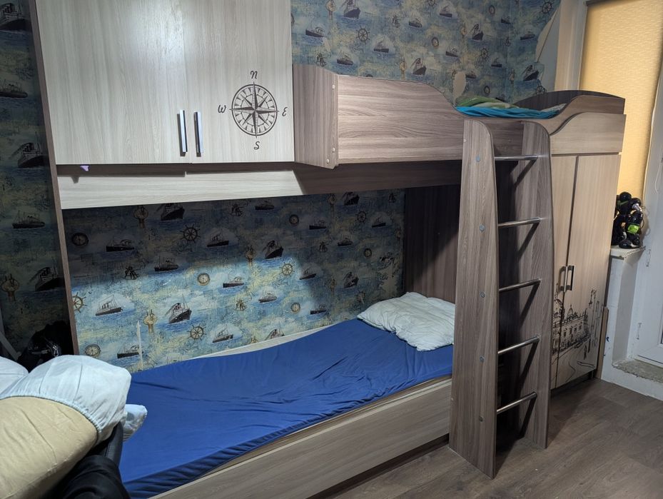 Двухъярусная кровать