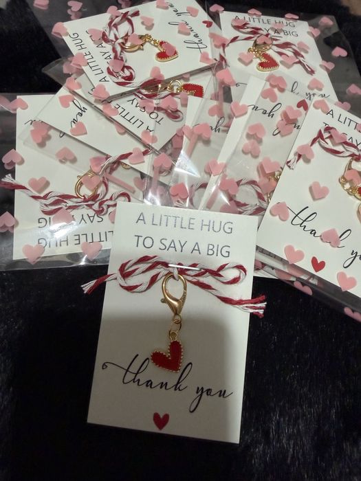 Set 9 bucati martisor breloc inima cu mesaj