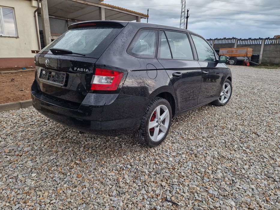 SKODA Fabia 2015 — imagine 4