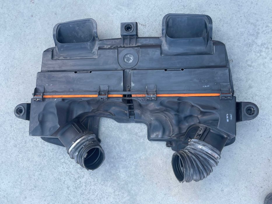 Carcasa filtru aer Bmw X5M E70 - X6M E71 cod 7589640