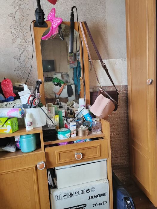 Продам гарнитур 50000