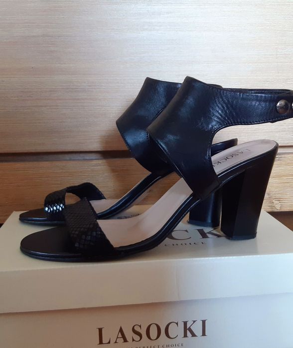 Дамски сандали на ток