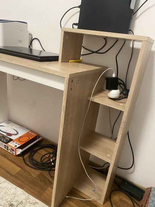 Birou  in stare foarte buna ….