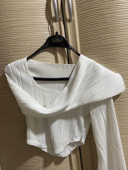 Кофта ,рукава необычные,как кроп топ.