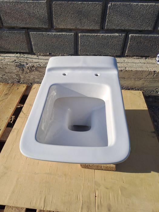 Продам подвесные унитазы