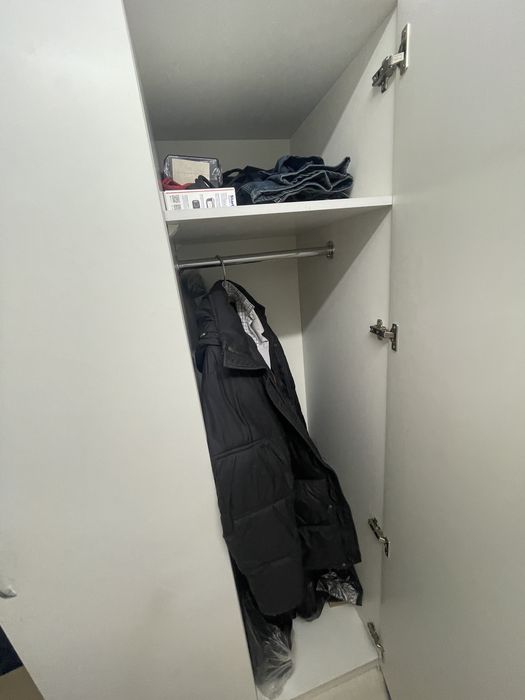 Шкаф для верхней одежды.