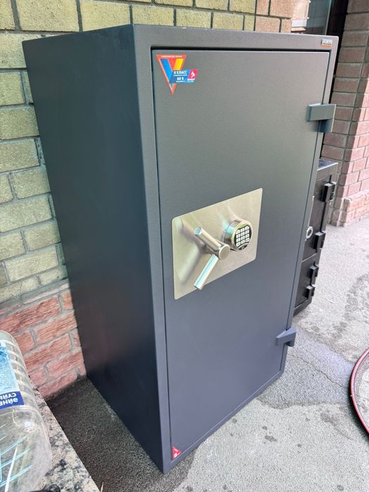 Сейф огнестойкий