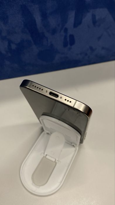 Продам iPhone 15 Pro 256gb