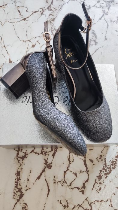 Аёллар туфлиси янги