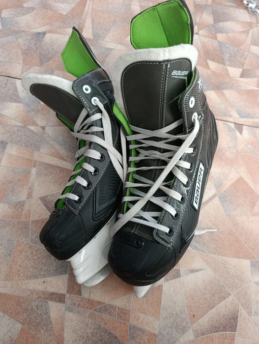 Коньки BAUER.    .