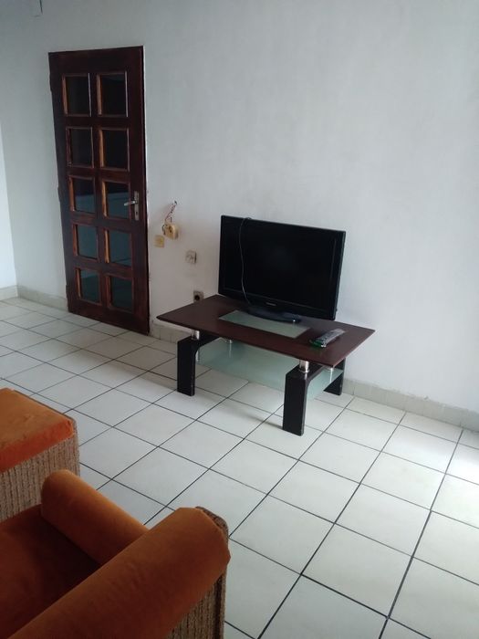 Давам под наем две стаи и кухня