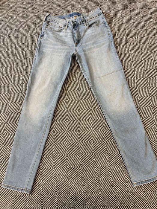 Джинсы б/у в отличном состоянии