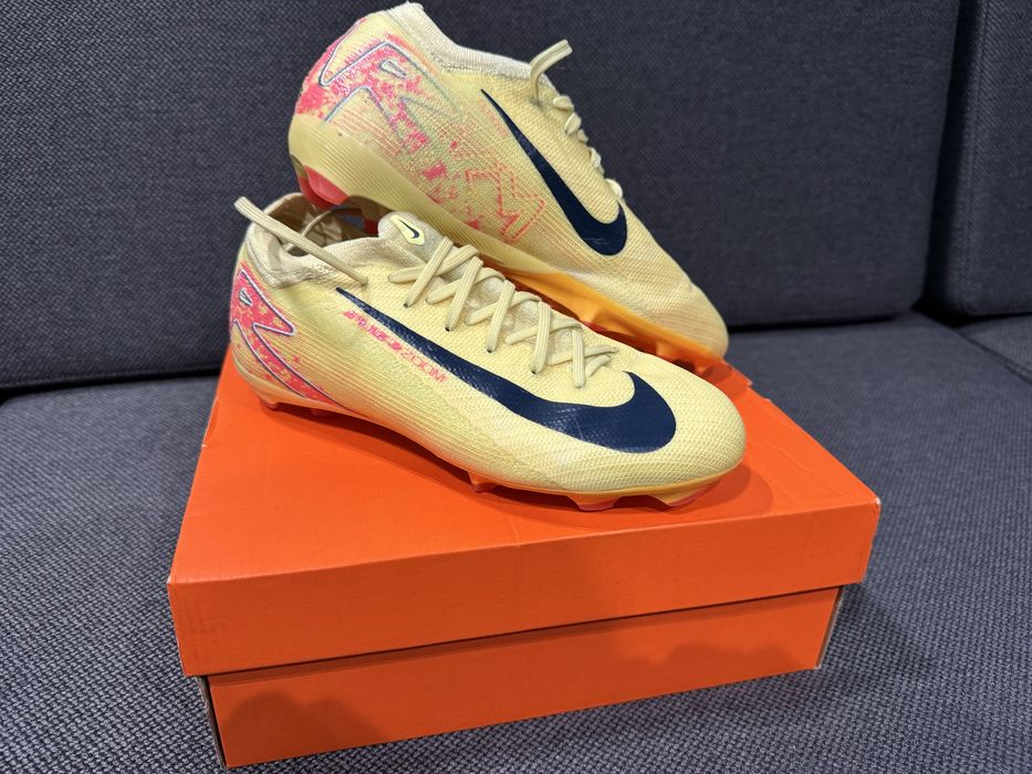 Бутонки за естествена трева NIKE PRO Kylian Mbappé, размер 37.5