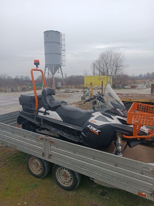Snowmobil Lynx alpine