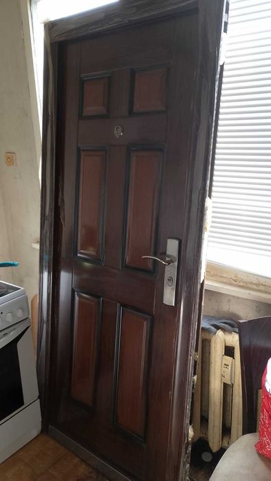 Входна врата - метална