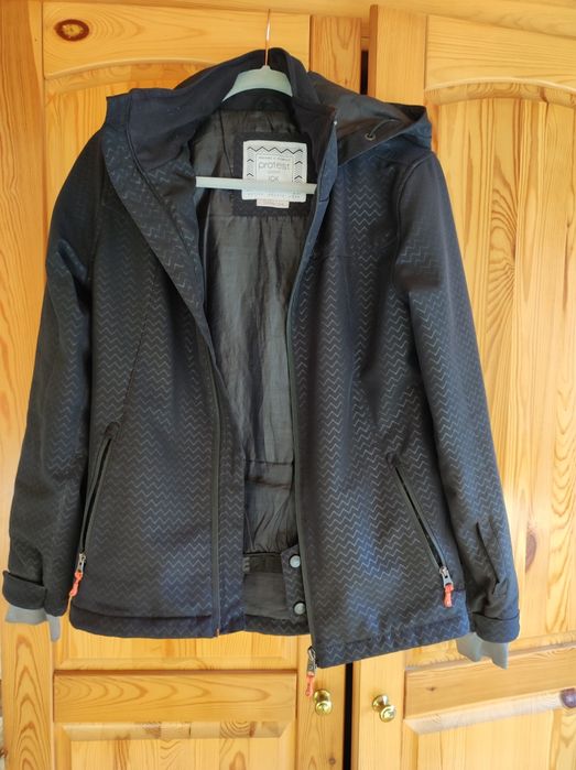 Якета, палта, връхни ризи