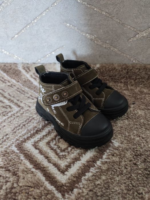 Продам ботиночки для мальчика