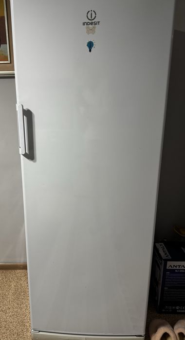 Продам морозильную камеру