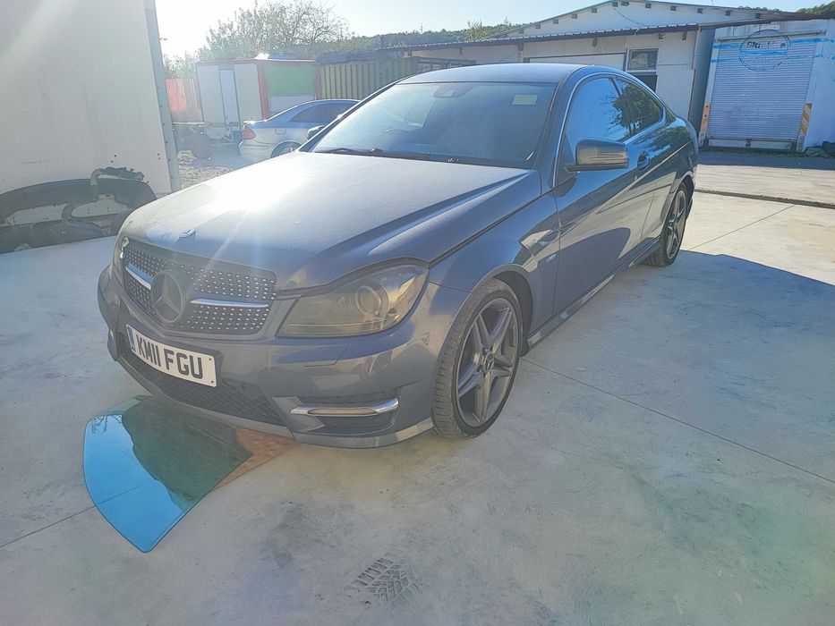 Мерцедес C 220 CDI 170 коня W204 спорт купе На Части