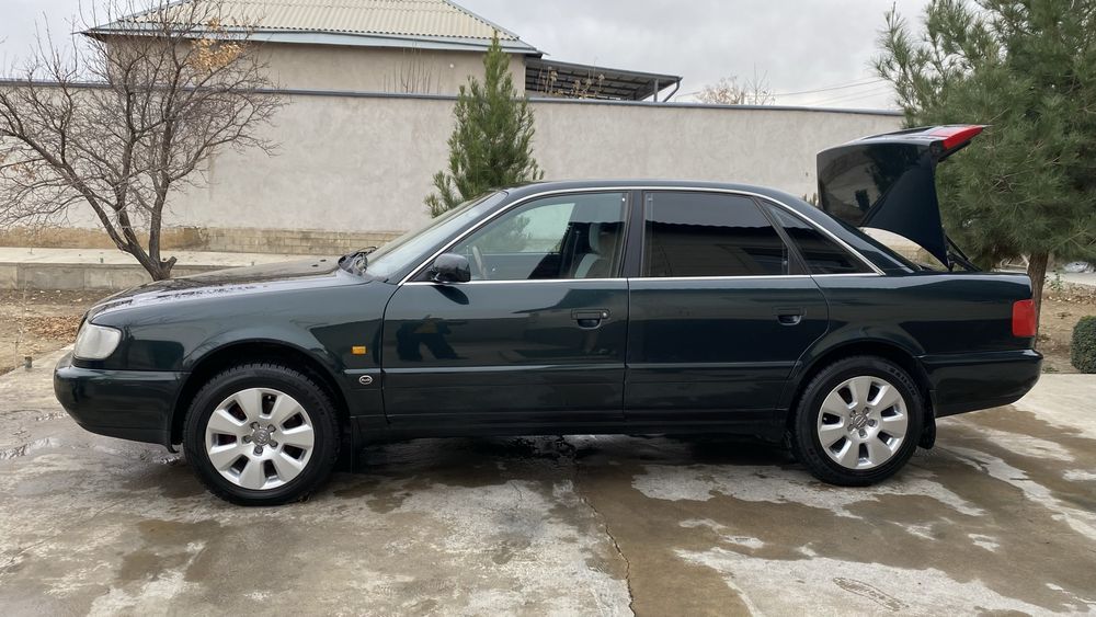 Зеленный Audi A6