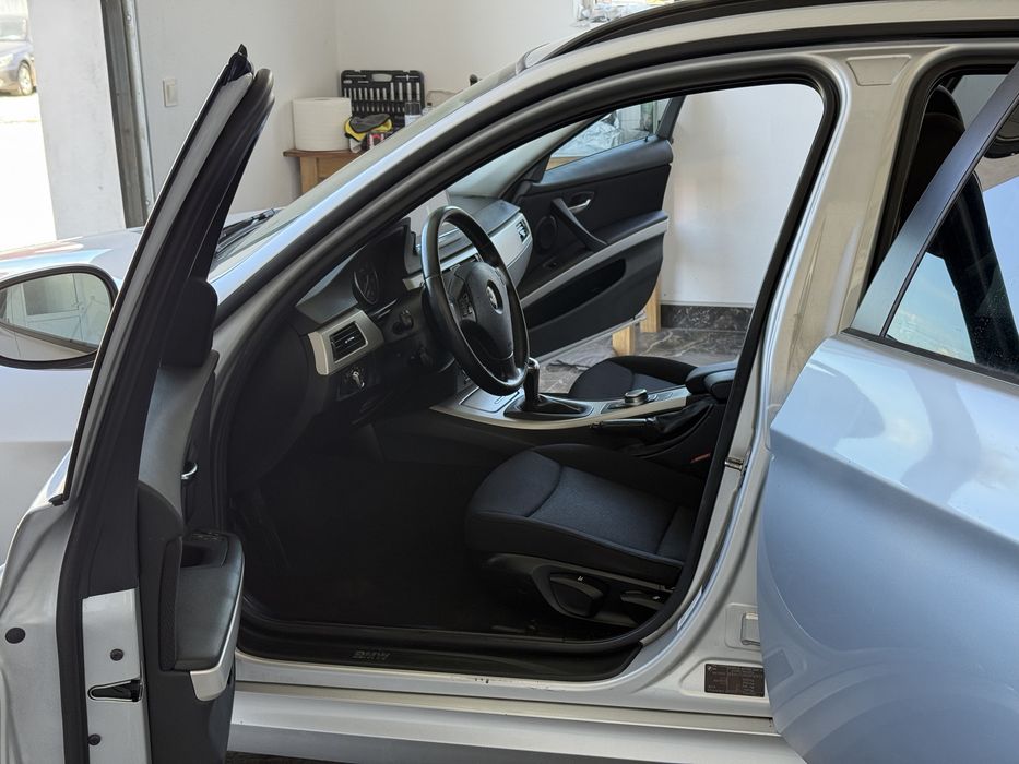 BMW Seria 3 E91 2.0d 143 CP 2011 Euro 5 SE POATE IN RATE