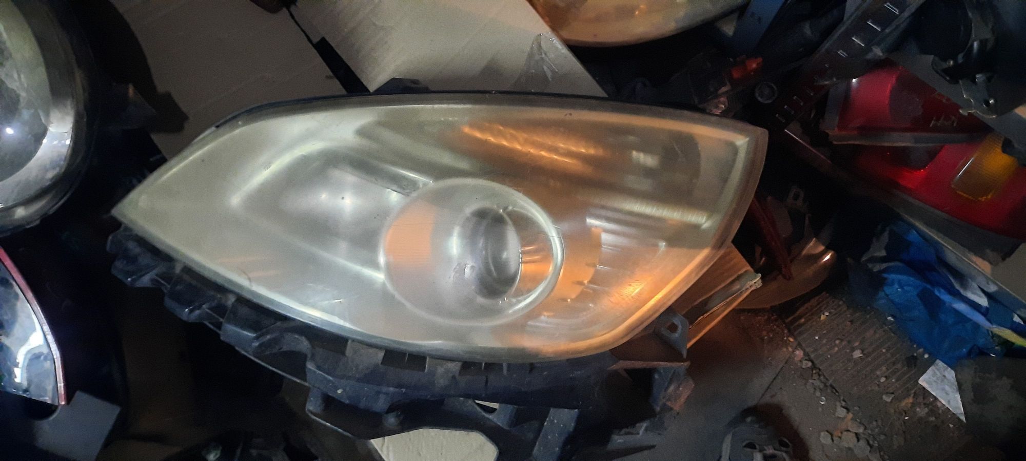 Renault Scenic 2007+- оригинален фар гр. Плевен Идеален център • OLX.bg