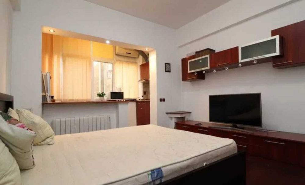 Дава се под наем Четиристаен апартамент в Пловдив, Център - 102 кв.м за 255 € - Снимка #3