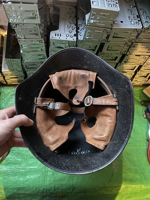 Винтидж рядък модел, качествена и красива Швейцарска каска