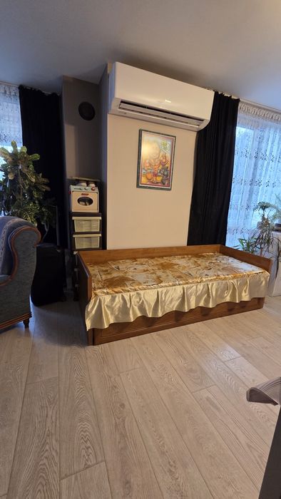 Легло с чекмедже и спалня