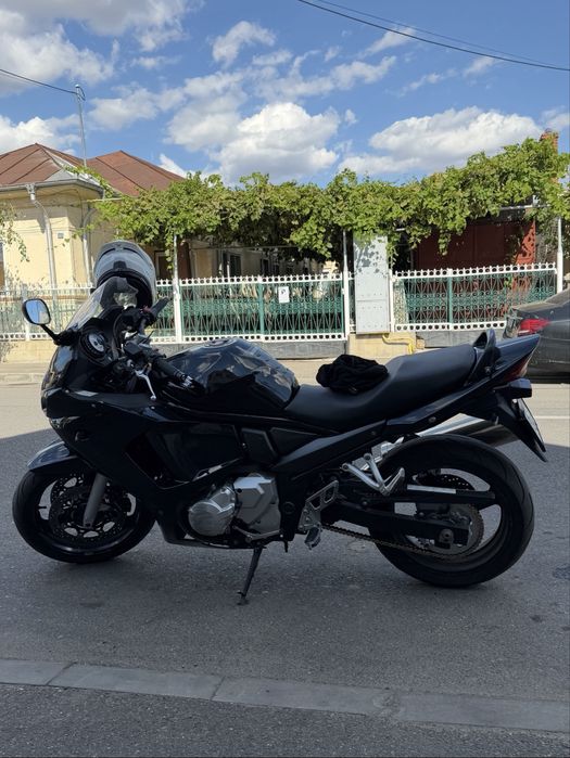 Motocicleta Suzuki GSX650F 2008