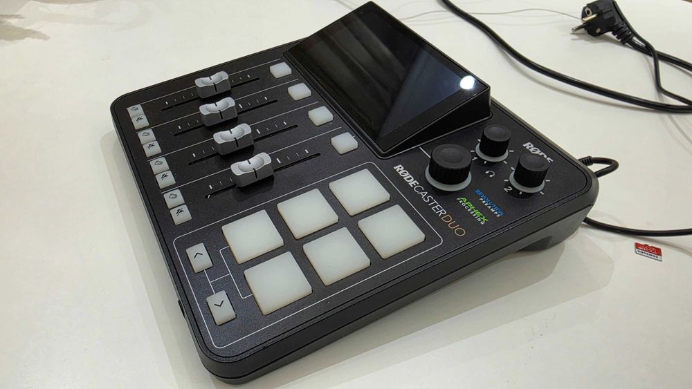 Rodecaster Duo Микшер для подкастов +SD Карта