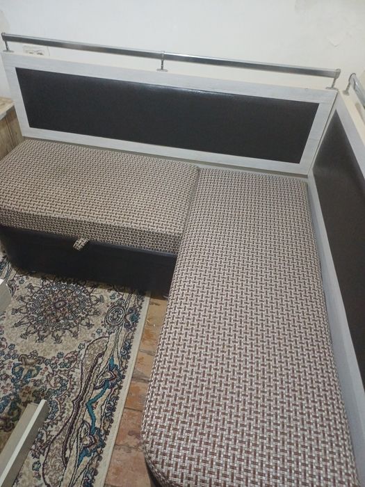 кухонный уголок в хорошем состоянии