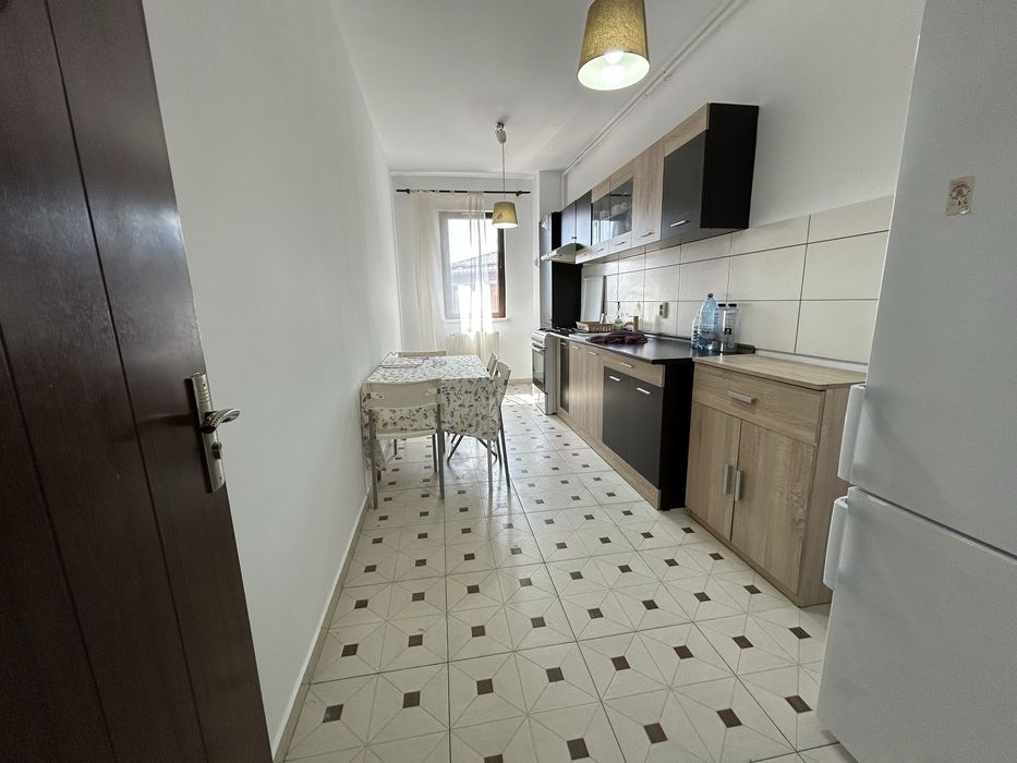 Apartament de închiriat.(Zona Dobroești)
