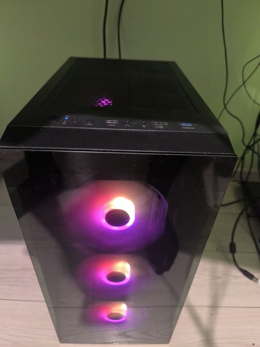 Продавам геймърски компютър