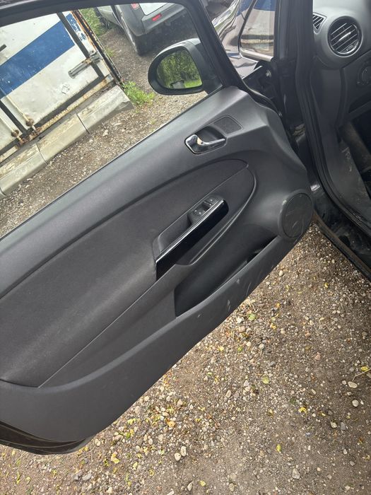 Opel corsa 1.2 бензин