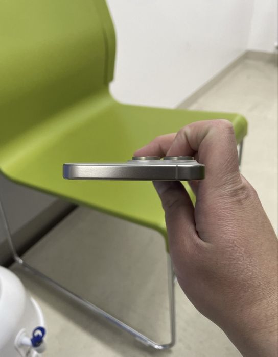 iPhone 15 pro 128 gb