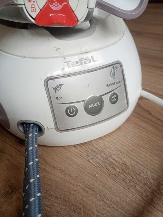 Vând statie de calcat cu aburi