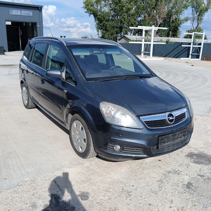 Dezmembrez  Opel Zafira 2010 Monovolum Gri