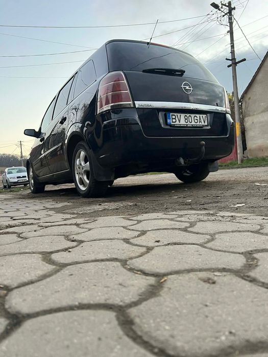 Vând sau schimb Opel zafira