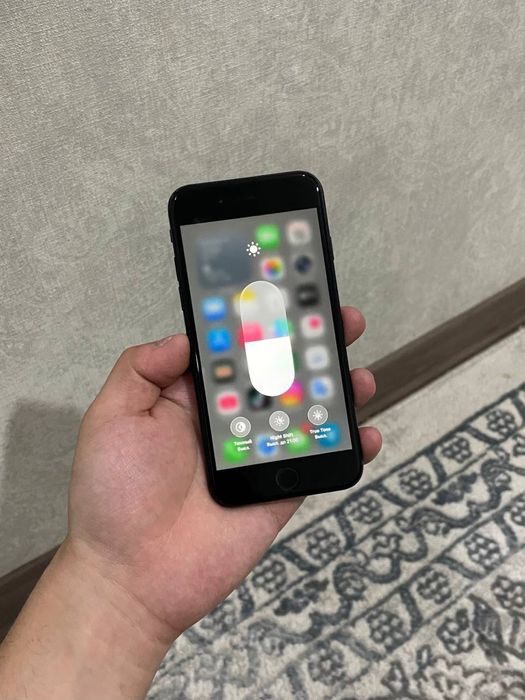 iPhone se 2020 black